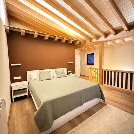 El Gallinero De Tiago * Lebena