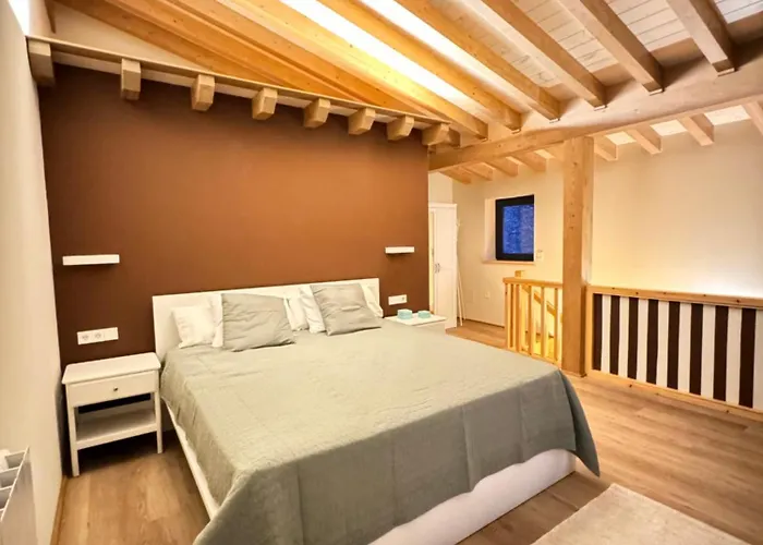 El Gallinero De Tiago * Lebena